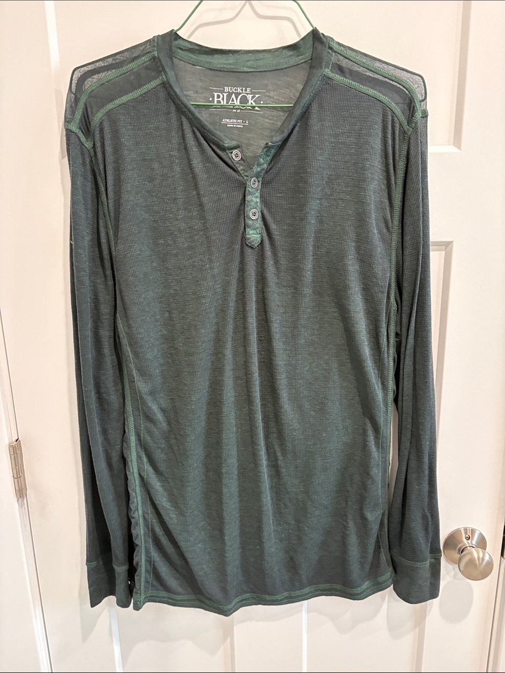 Buckle Black Men's Long-Sleeve Henley in Forest Green